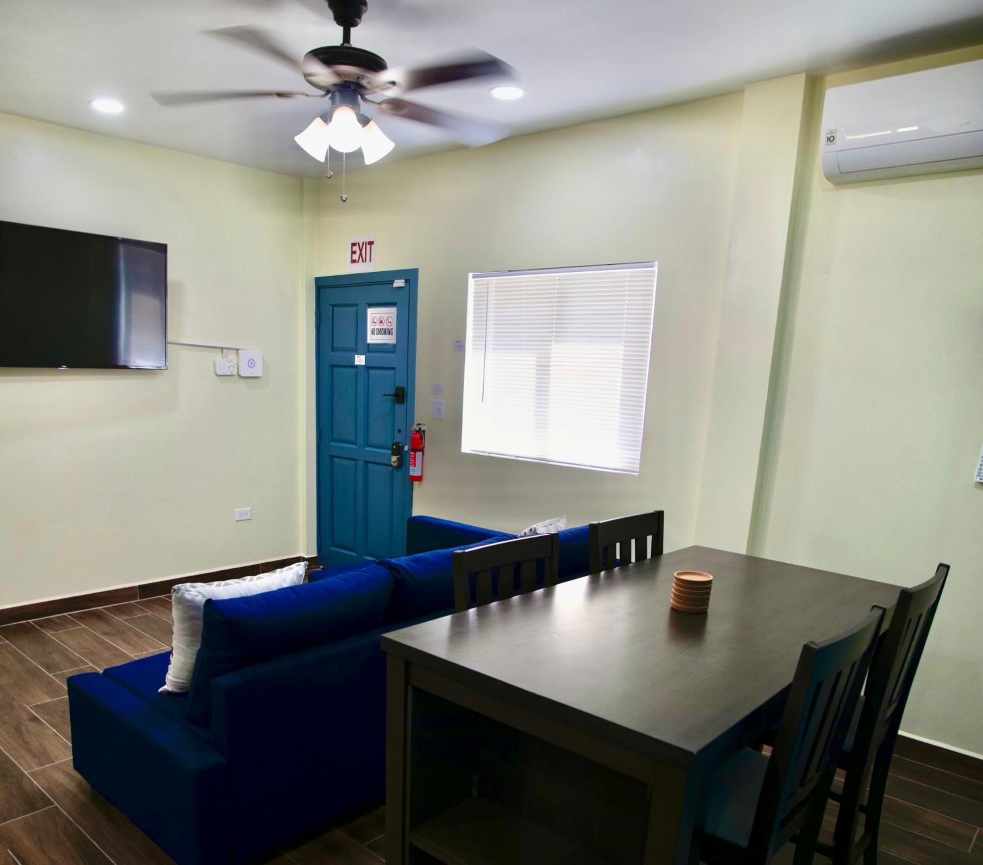 Meme'S Place Placencia Luaran gambar