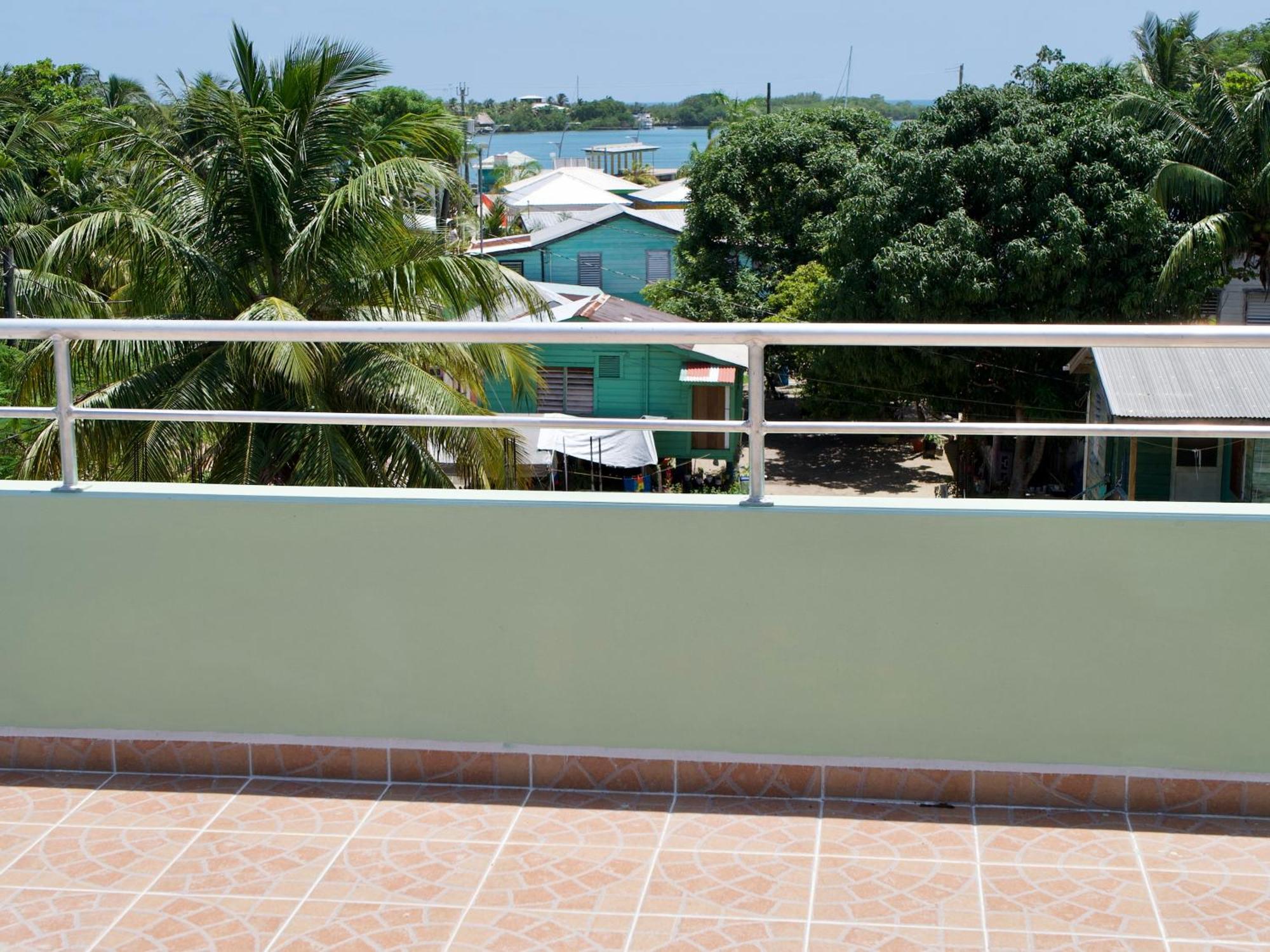 Meme'S Place Placencia Luaran gambar
